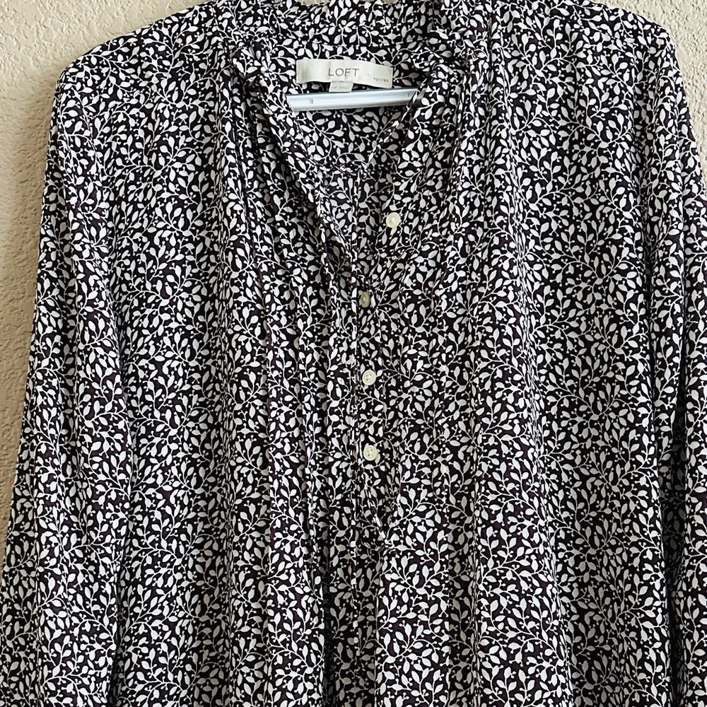 LOFT Blouse - Picture 3 of 4